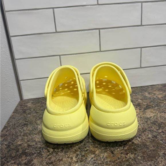 Bright Lemon Yellow Platform Crocs women’s 10/ men’s 8 - Picture 6 of 13
